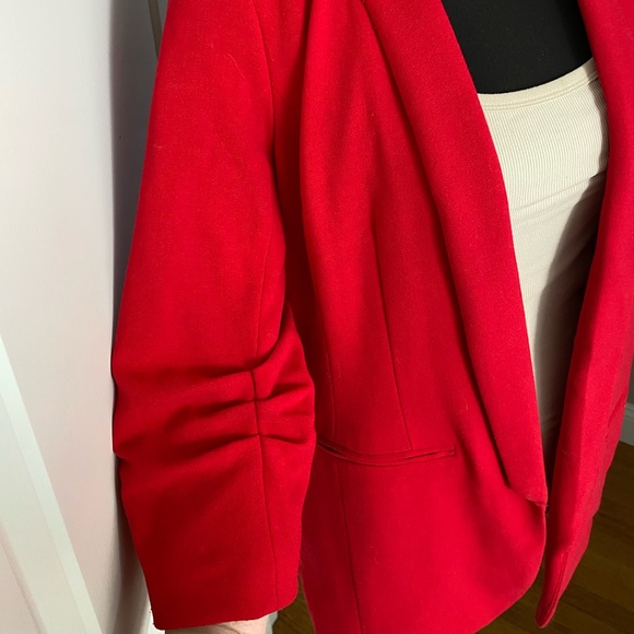 EUC Womens red blazer Size: L - Picture 5 of 5